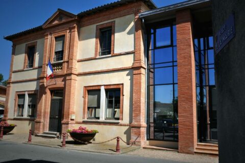 Fermetures estivales des services
